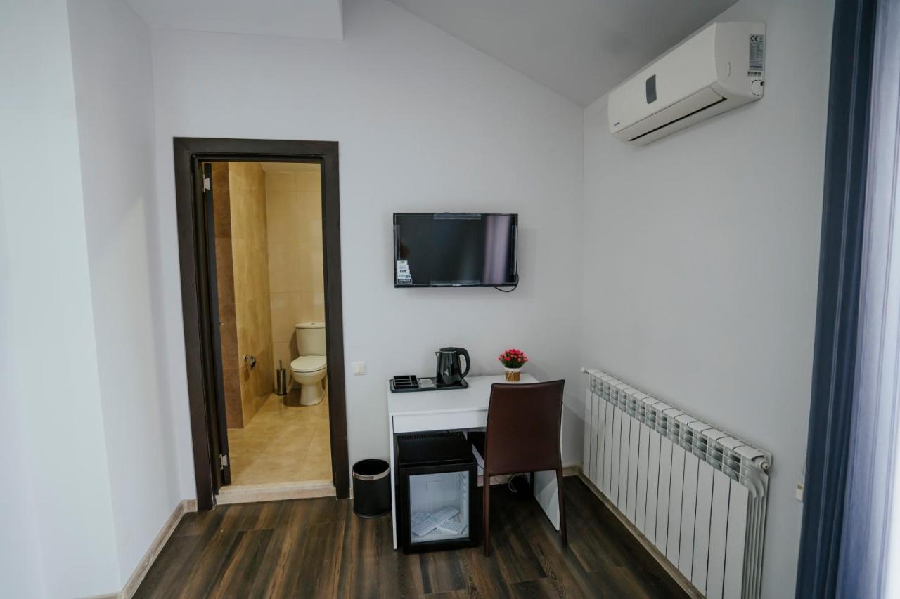 West Apart Hotel Batumi Exterior foto